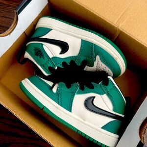 Jordan 1s - Toddler Sneakers